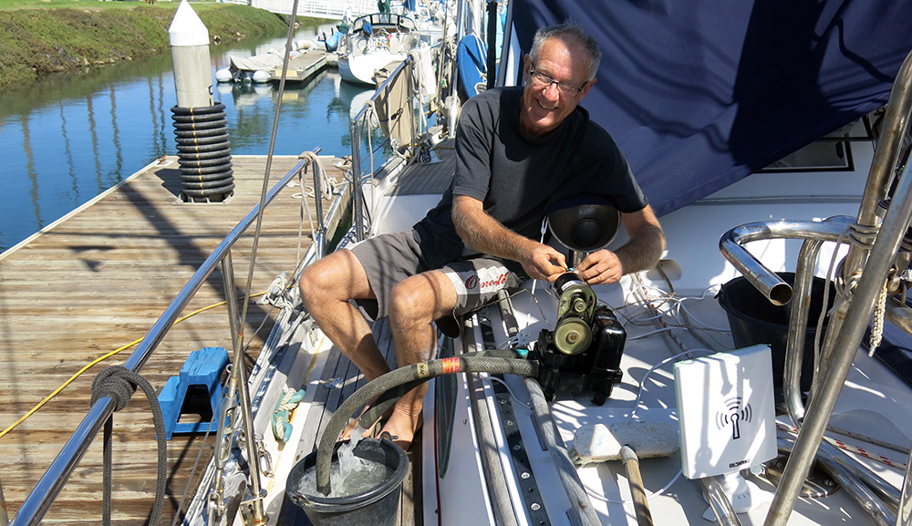Success fixing the bilge pump - the boat jobs go on in between sight-seeing!